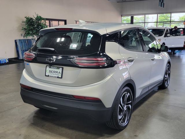 Certified 2023 Chevrolet Bolt LT w/ Infotainment Package FWD image 5