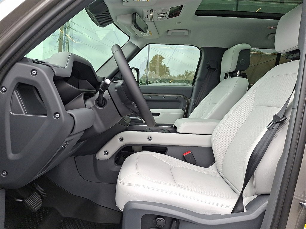 New 2025 Land Rover Defender 110 S image 10