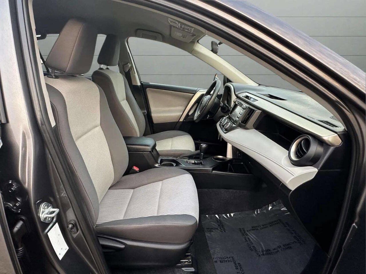 Used 2015 Toyota RAV4 LE image 13