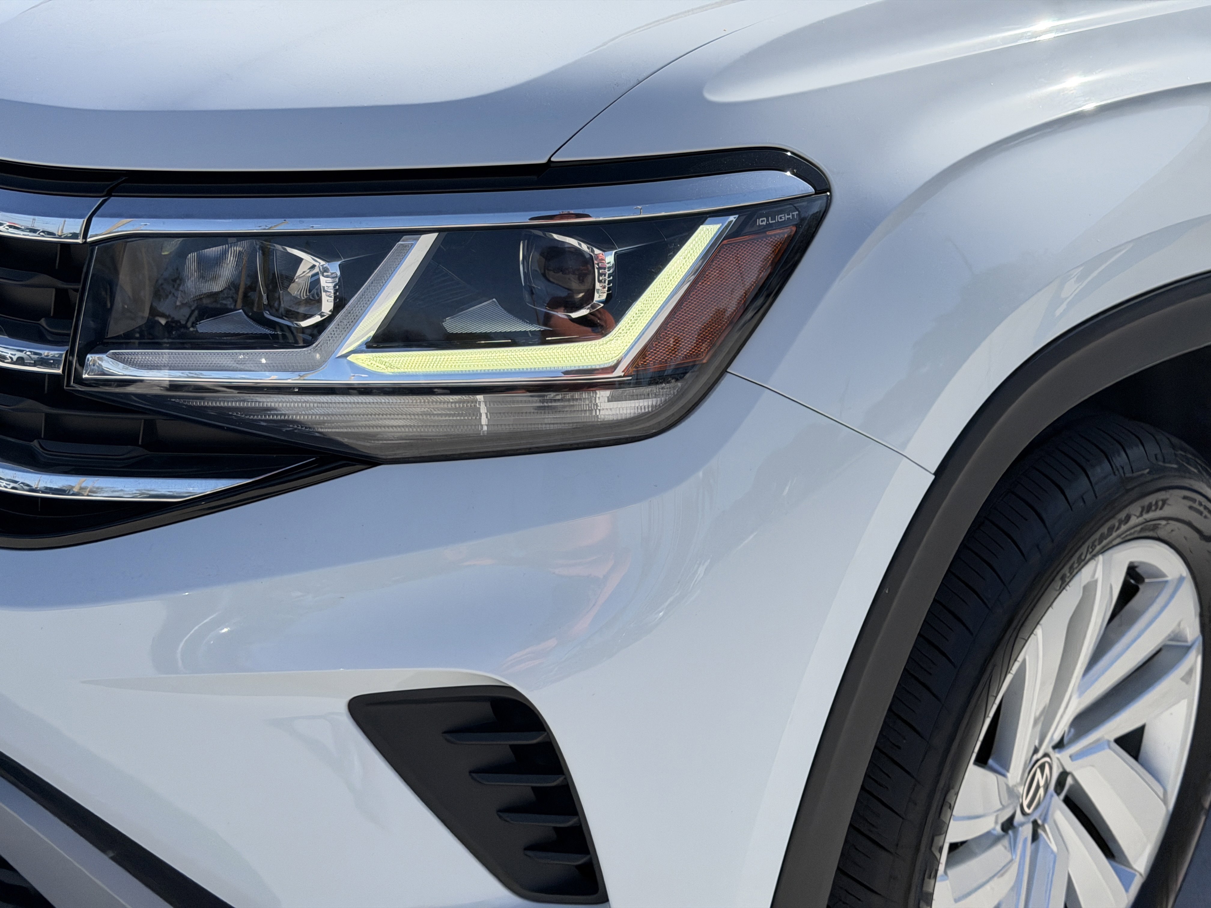 Certified 2023 Volkswagen Atlas Cross Sport SE w/ Panoramic Sunroof Package image 8