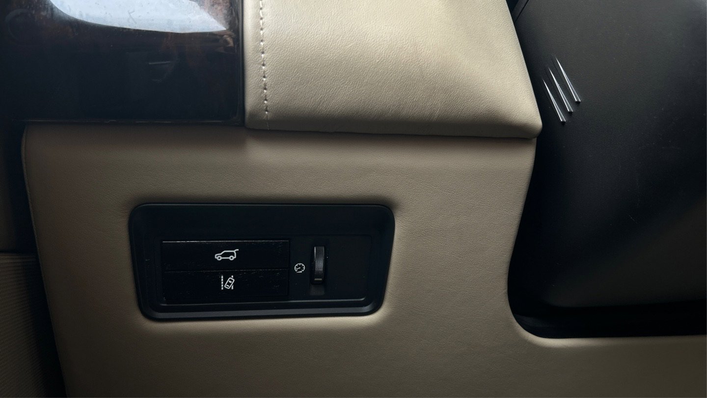 Used 2014 Land Rover Range Rover Long Wheelbase Autobiography image 45