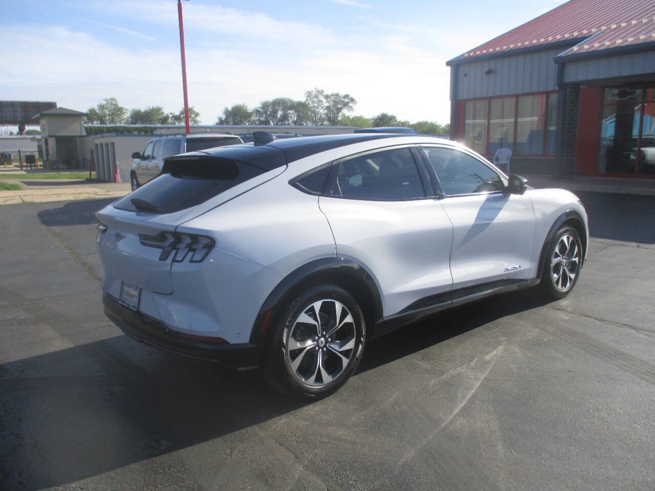 Used 2022 Ford Mustang Mach-E Premium image 8