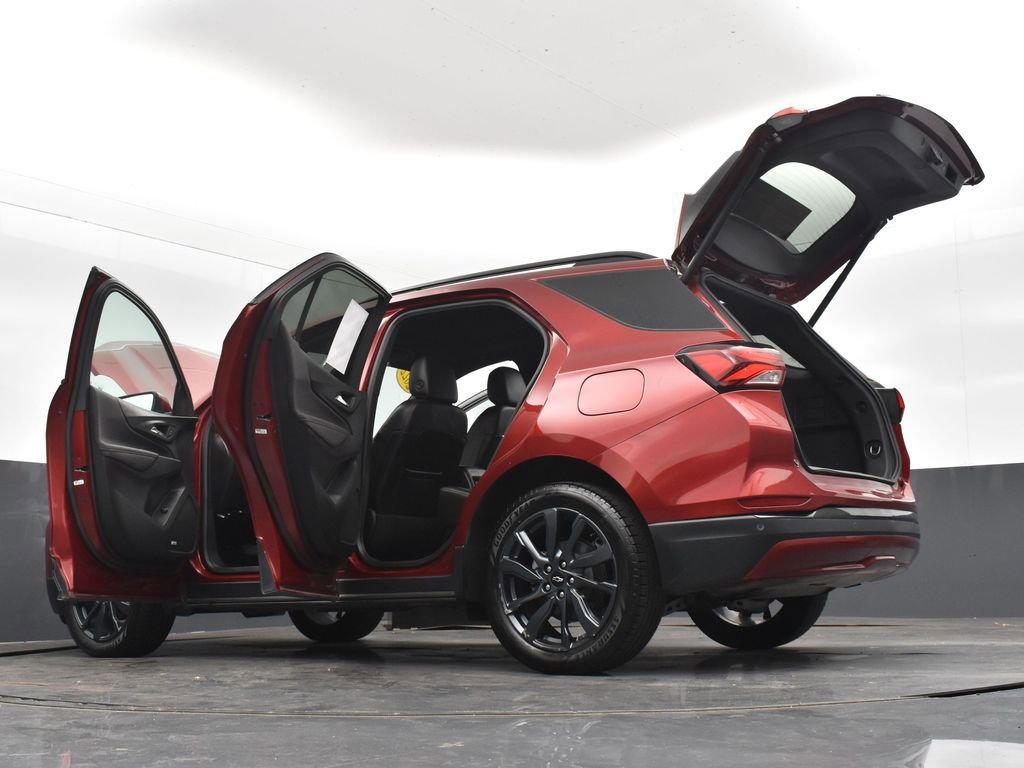 Used 2022 Chevrolet Equinox RS w/ RS Leather Package image 32