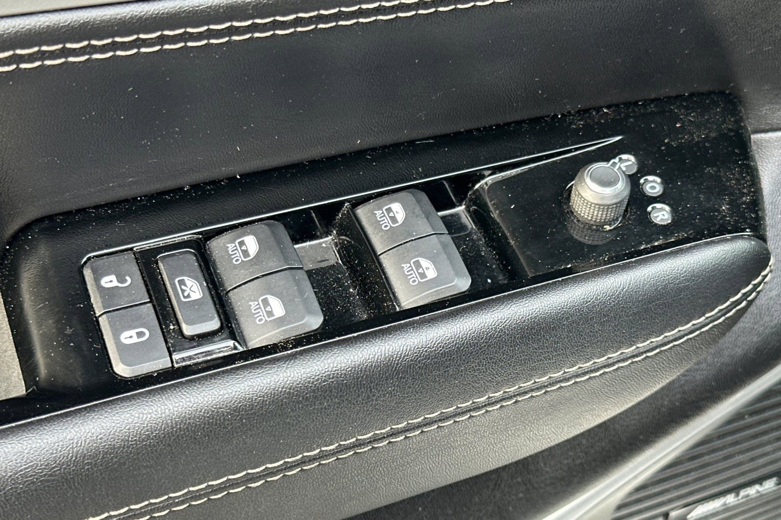 Used 2023 Jeep Wagoneer 4WD w/ Convenience Group I image 12