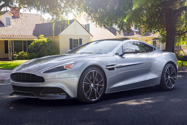 Used 2014 Aston Martin Vanquish Coupe RWD image 14