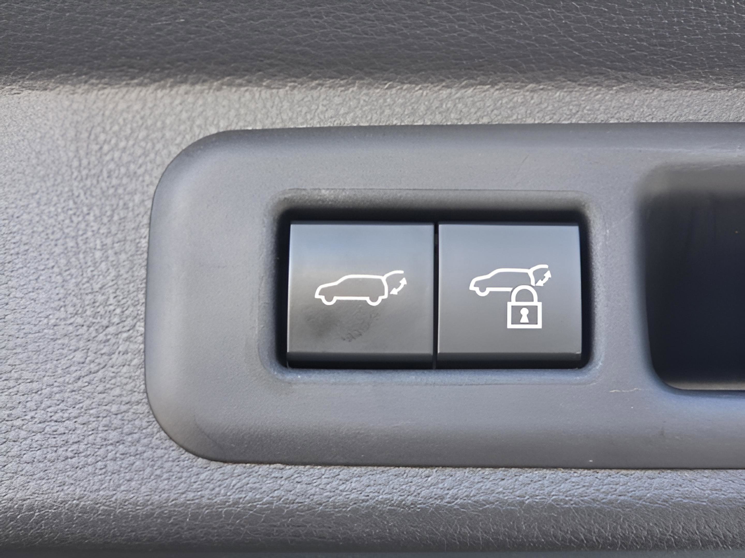 Certified 2024 Toyota Sequoia Platinum image 32