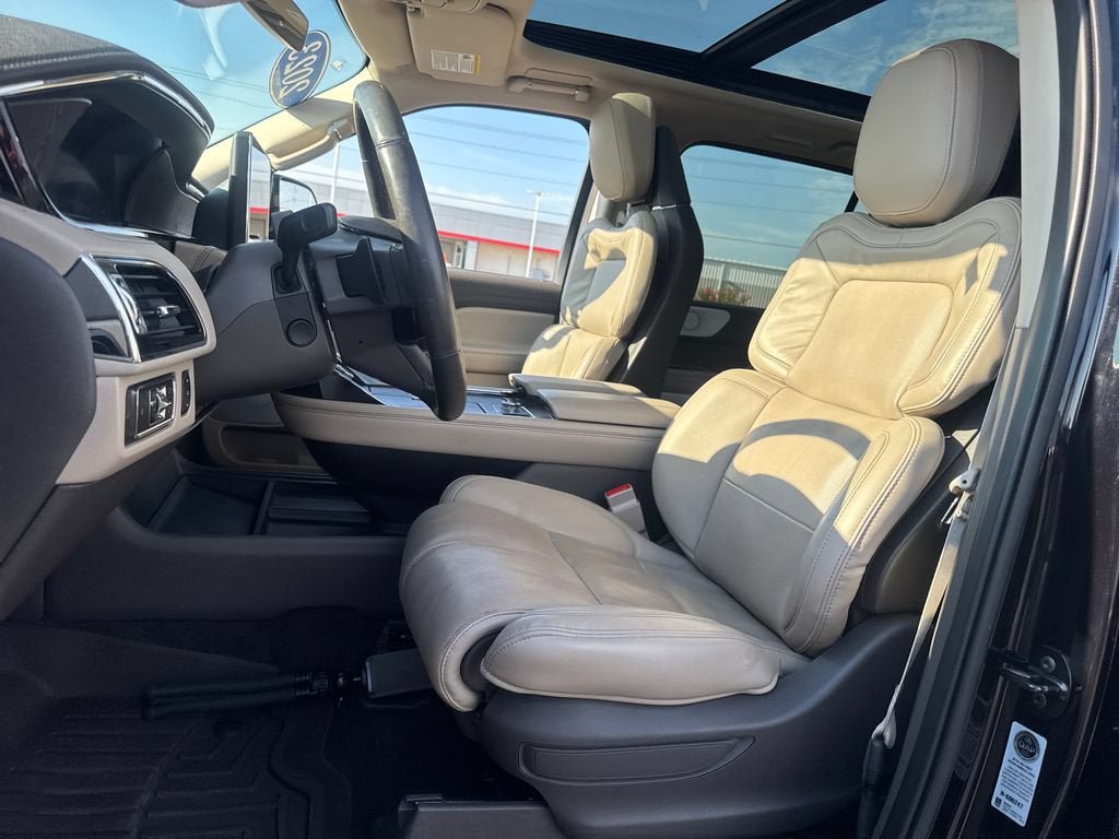 Used 2023 Lincoln Navigator Reserve AWD/4WD image 17