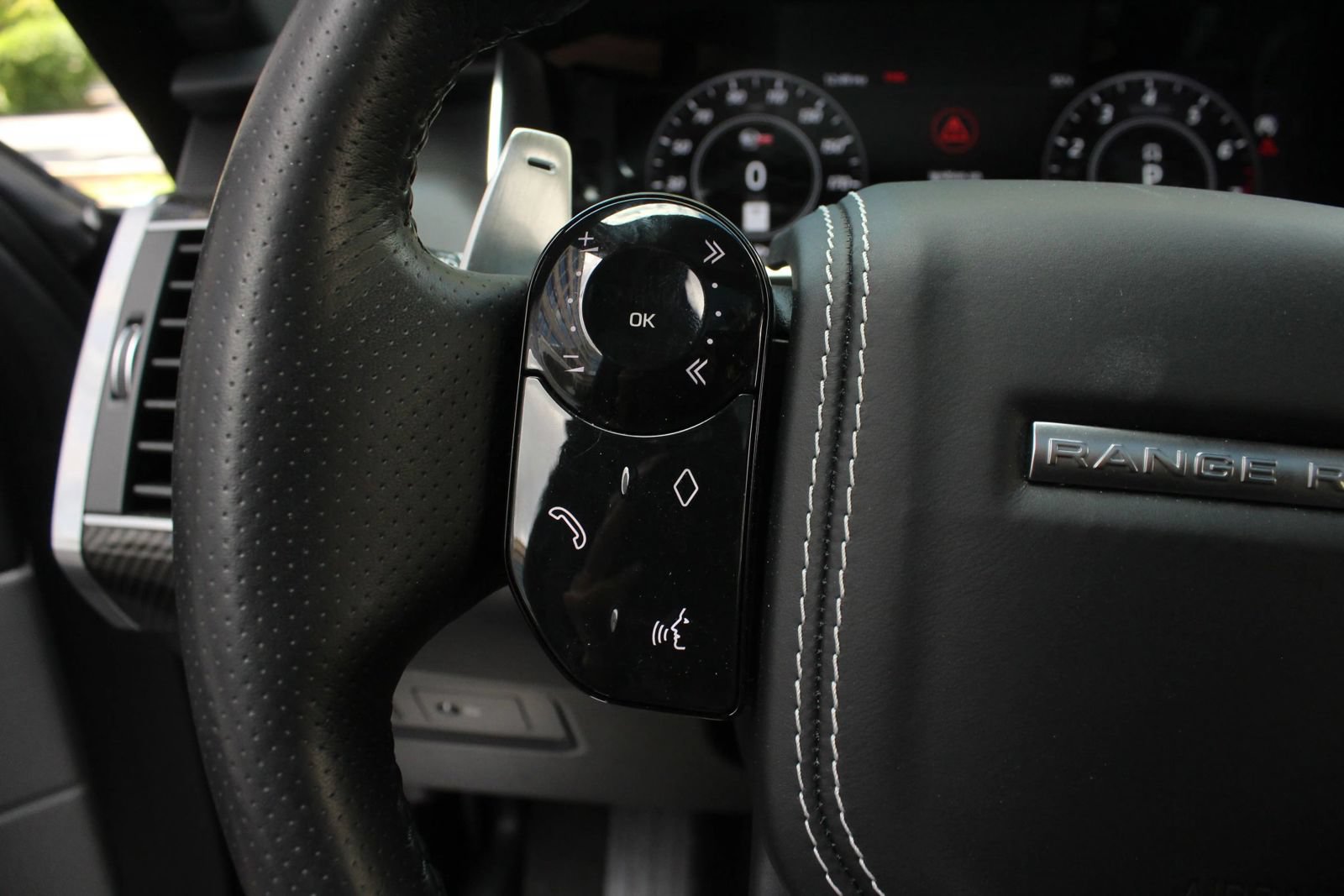 Used 2019 Land Rover Range Rover Sport SVR AWD/4WD image 27