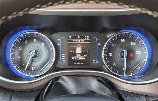 Used 2023 Chrysler Voyager LX image 11