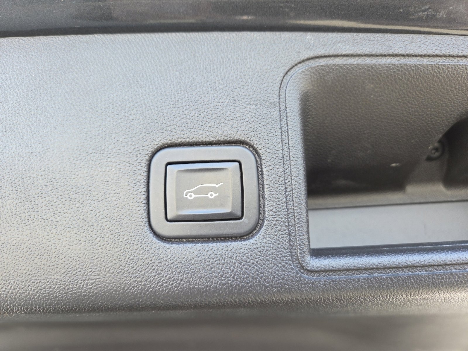 Used 2018 GMC Terrain SLT w/ Preferred Package image 17