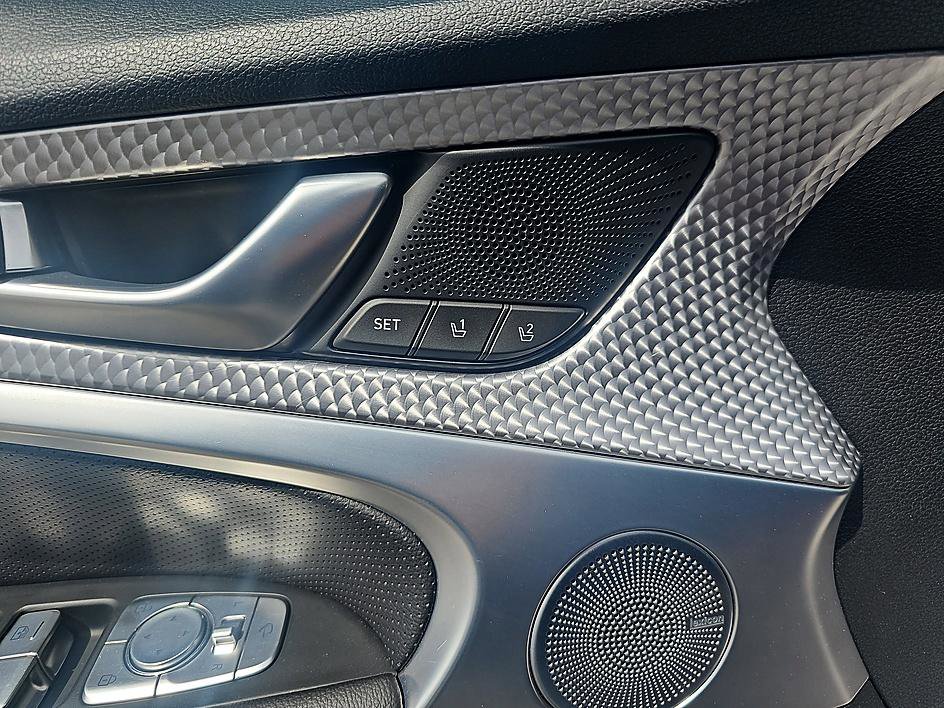 Used 2023 Genesis G70 2.0T w/ Sport Prestige Package image 11