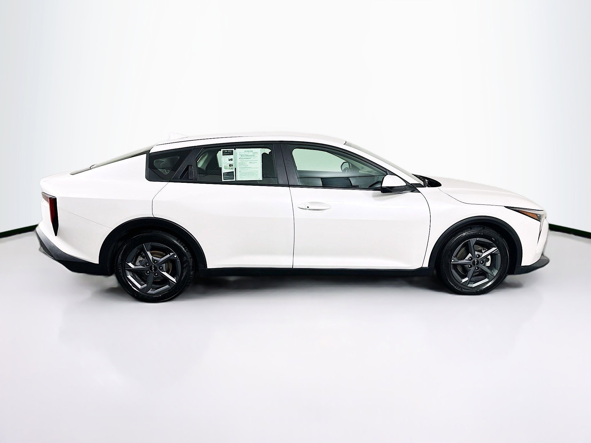 Used 2025 Kia K4 LXS image 10