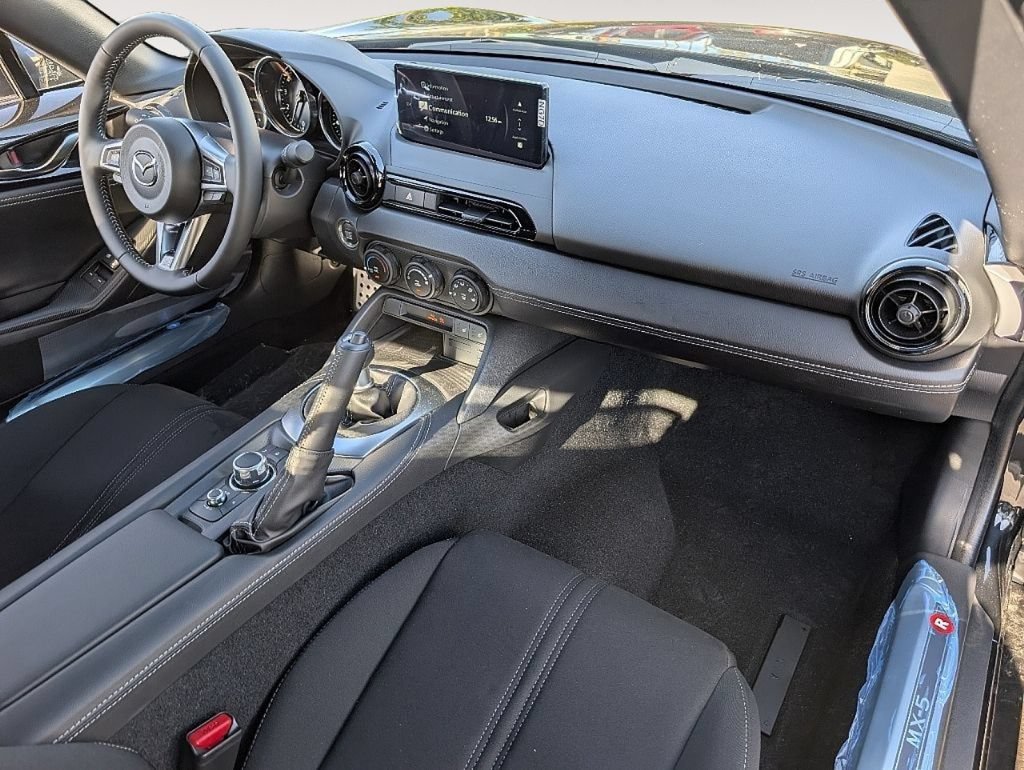 New 2026 MAZDA MX-5 Miata Club w/ Interior Package RWD image 21