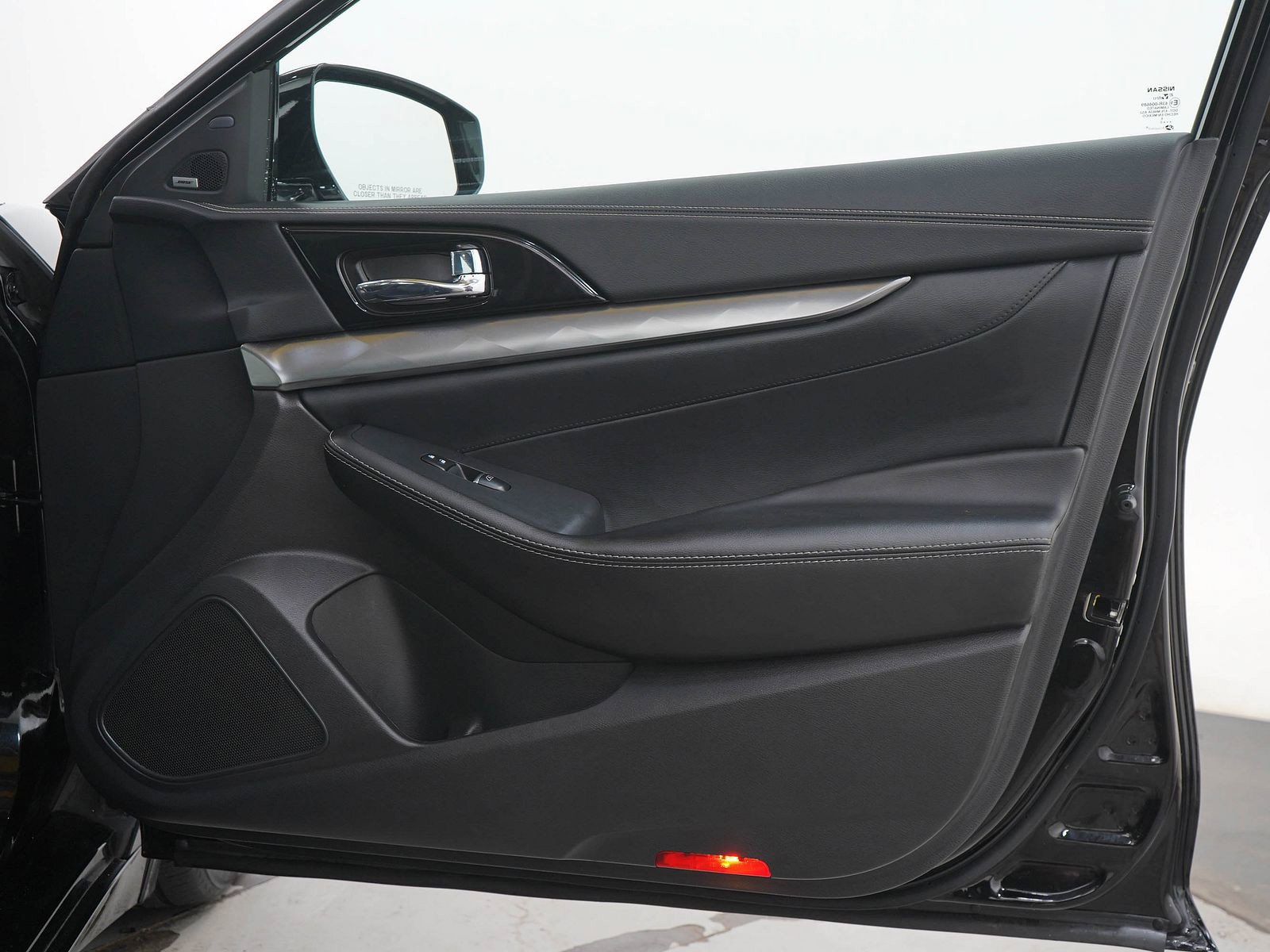 Used 2023 Nissan Maxima SL FWD image 9