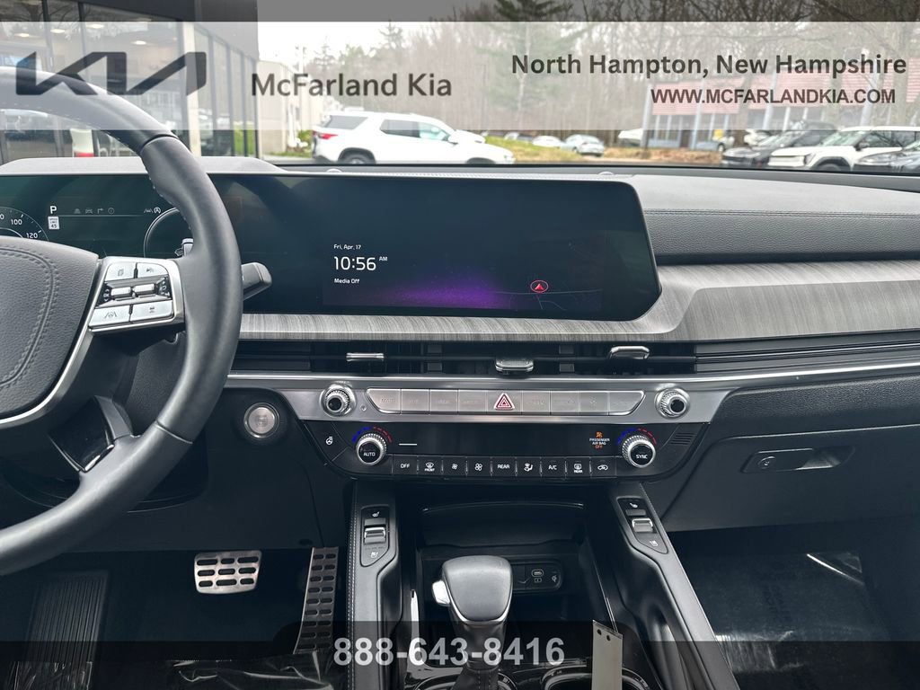 Used 2024 Kia Telluride SX w/ Towing Package image 18