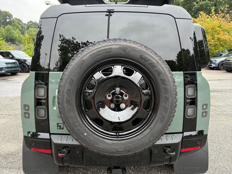 New 2026 Land Rover Defender 110 Trophy Edition AWD/4WD image 14