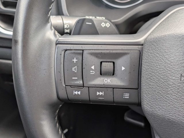 Used 2025 Nissan Rogue SV AWD/4WD image 25