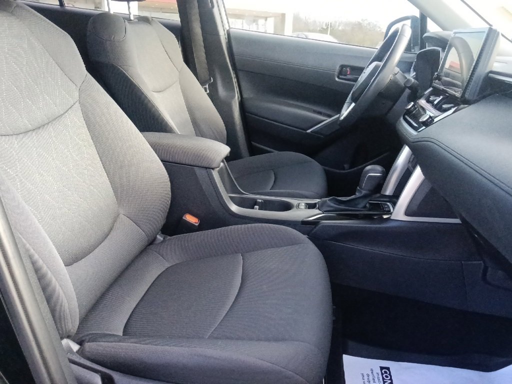 Used 2024 Toyota Corolla Cross LE w/ Moonroof Package image 30