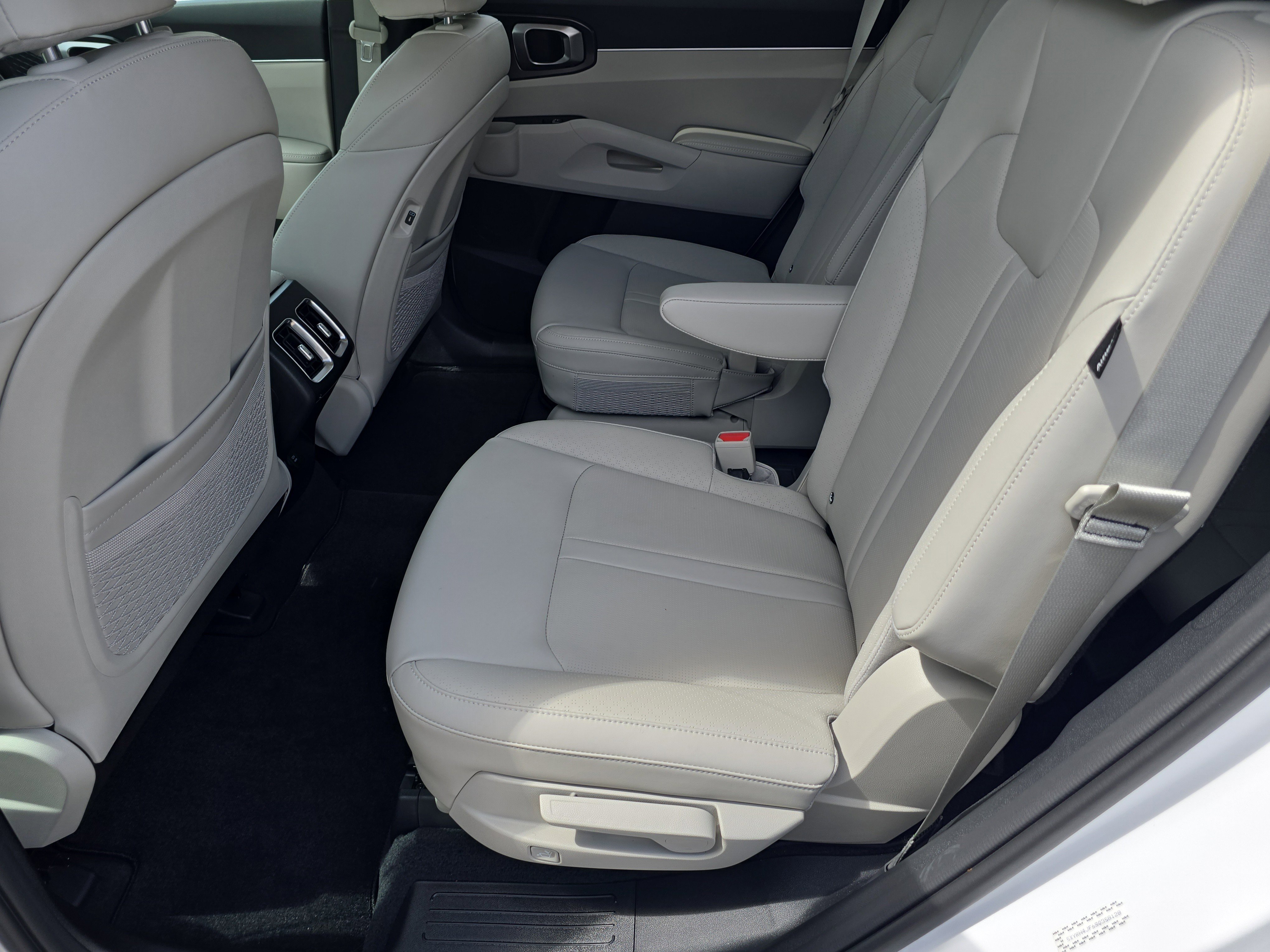 Certified 2025 Kia Sorento EX image 17