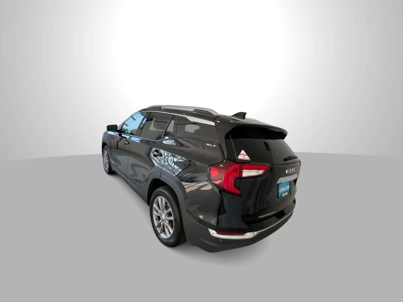 Used 2022 GMC Terrain SLT w/ Tech Package AWD/4WD image 6