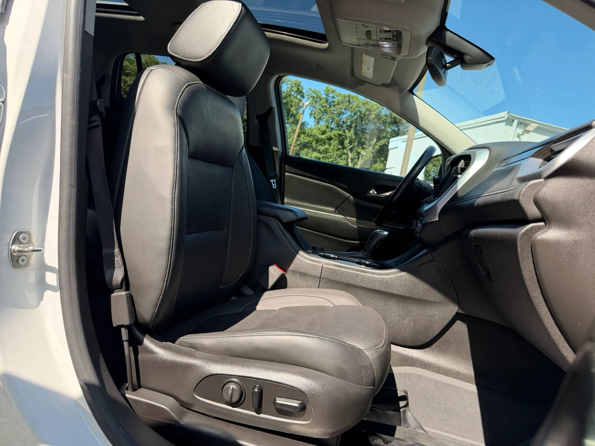 Used 2017 GMC Acadia SLT AWD/4WD image 15