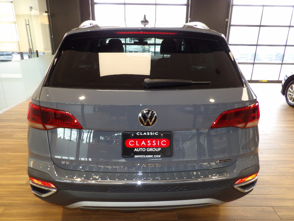 Used 2023 Volkswagen Taos SE w/ Panoramic Sunroof Package AWD/4WD image 7