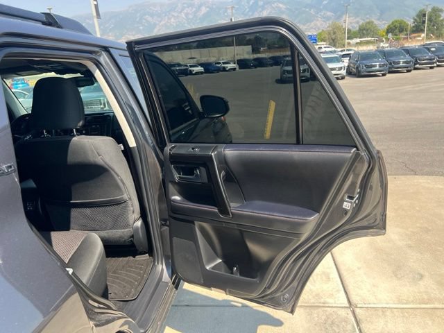 Used 2022 Toyota 4Runner TRD Off-Road AWD/4WD image 23