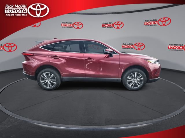 Used 2023 Toyota Venza LE AWD/4WD image 9