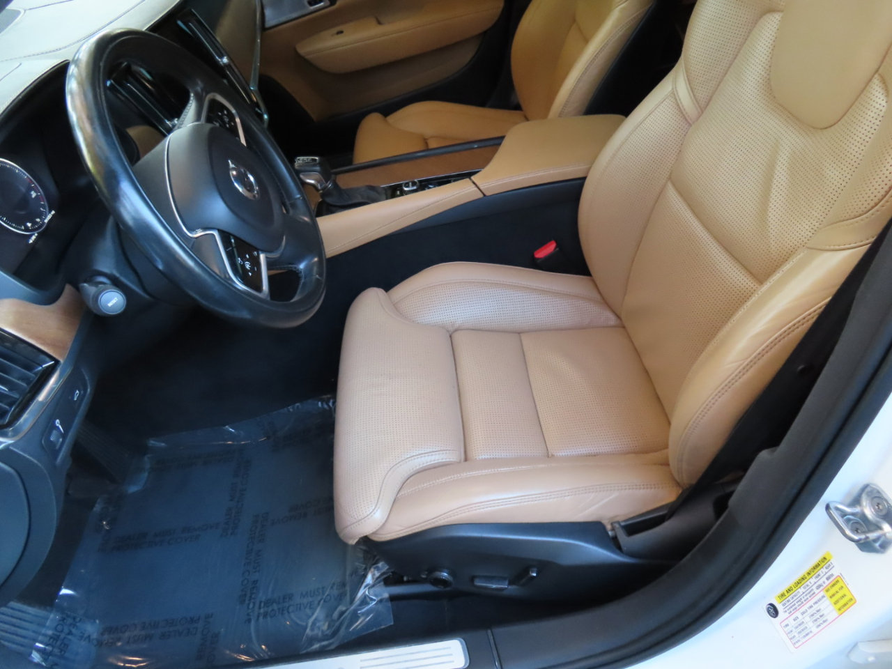 Used 2017 Volvo S90 T6 Inscription w/ Vision Package image 11