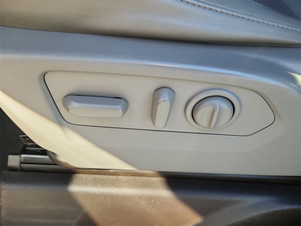 Used 2020 Chevrolet Silverado 3500 LTZ w/ LTZ Convenience Package image 8