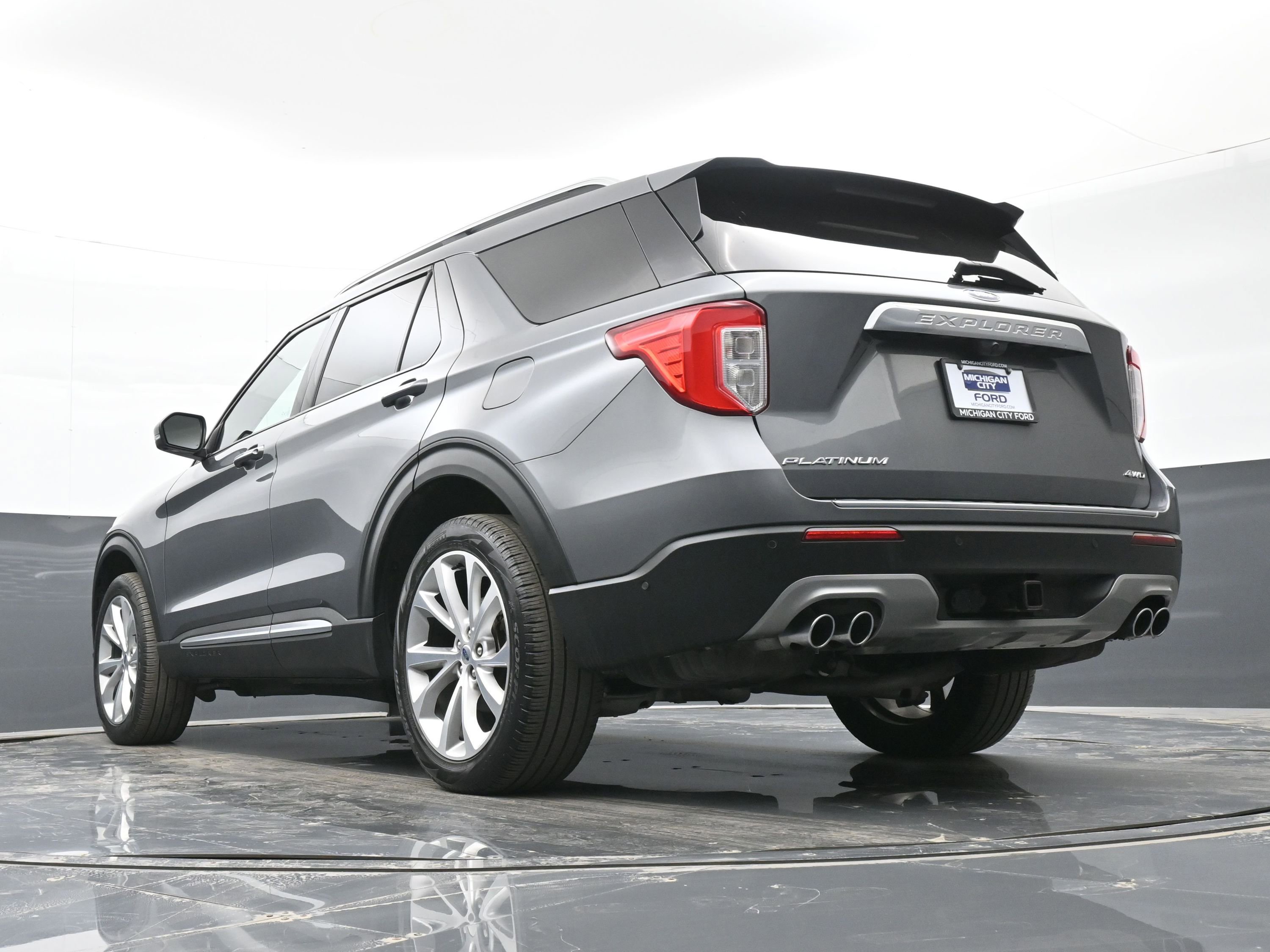 Used 2022 Ford Explorer Platinum w/ Equipment Group 601A AWD/4WD image 44