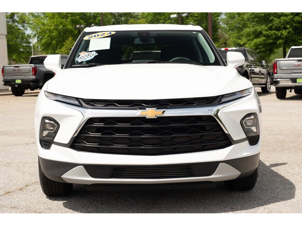 Used 2024 Chevrolet Blazer LT w/ Convenience Package FWD image 3