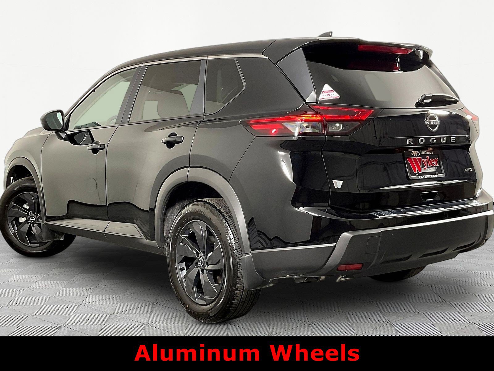 Used 2026 Nissan Rogue SV AWD/4WD image 4