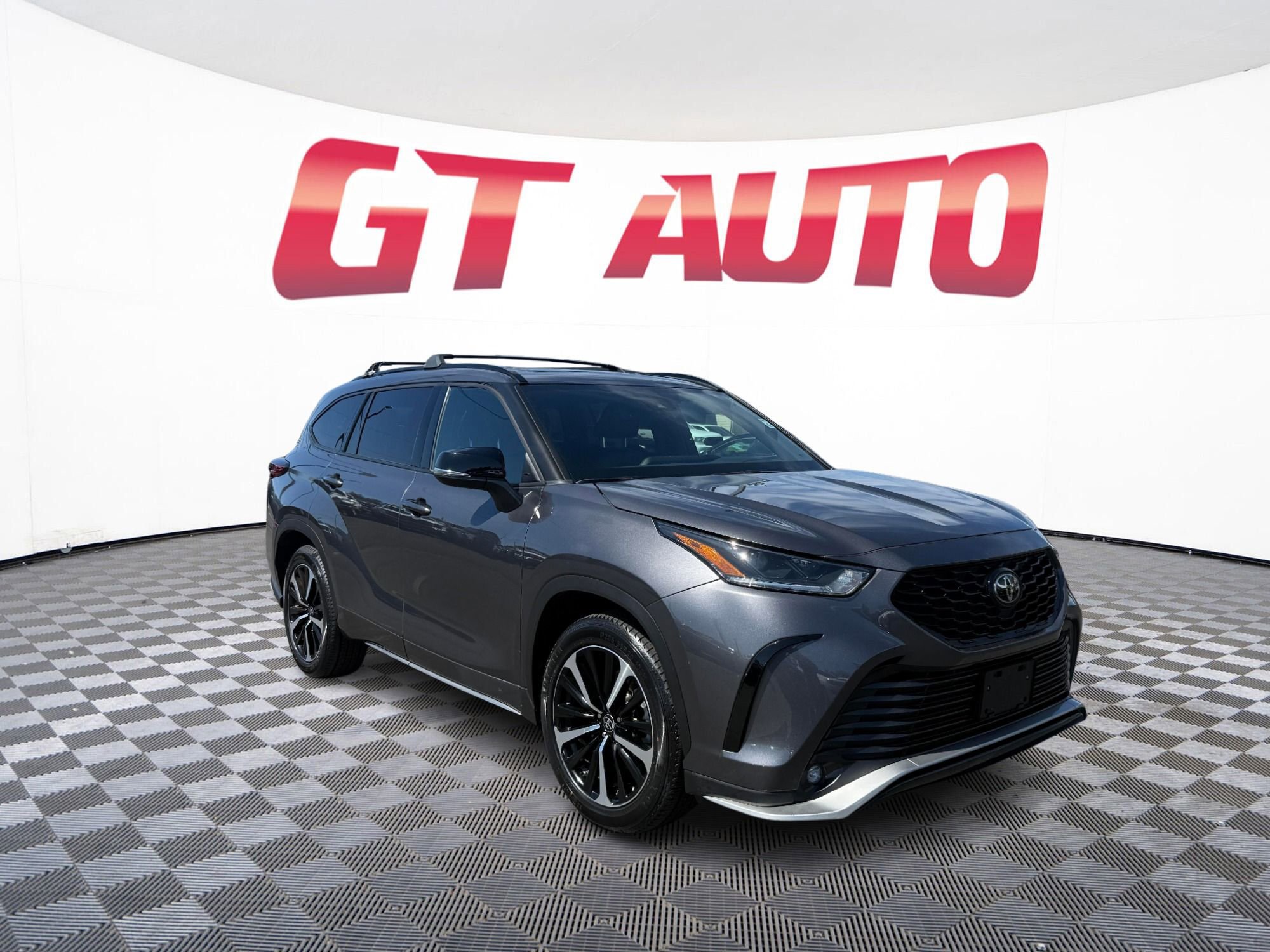 Used 2022 Toyota Highlander XSE