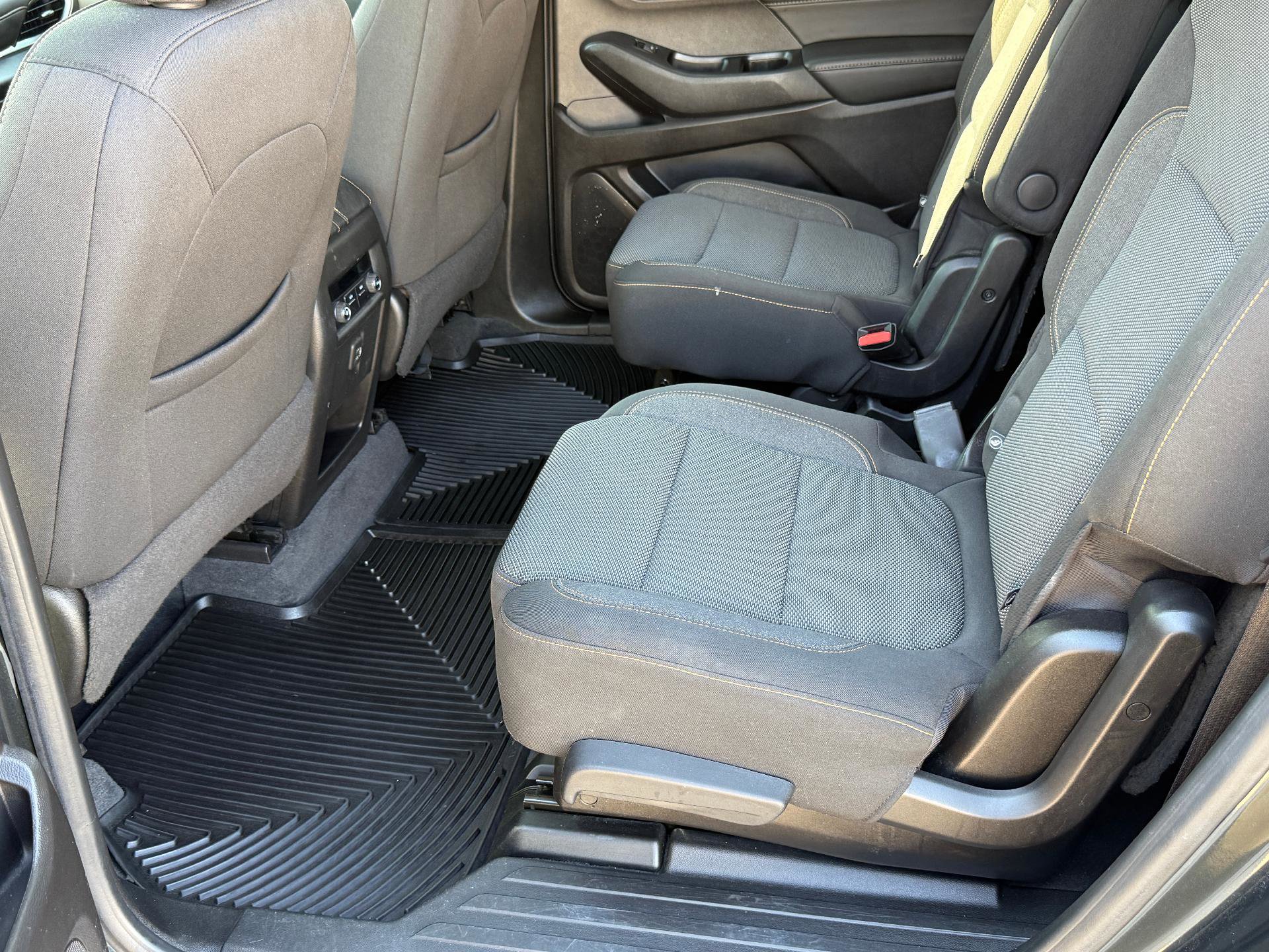 Used 2020 Chevrolet Traverse LT image 22