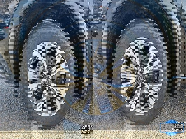 Certified 2023 Nissan Rogue SV image 32