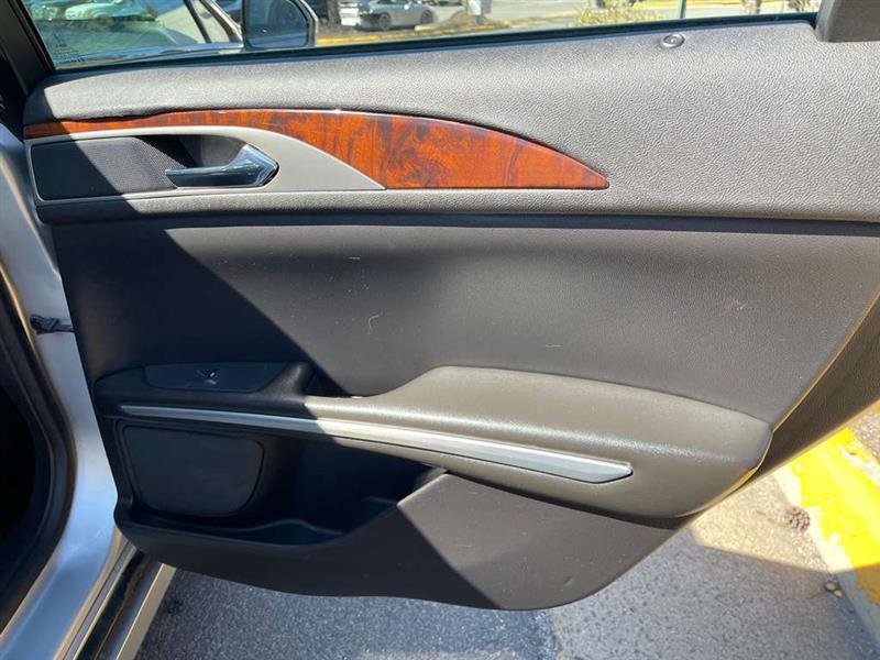 Used 2013 Lincoln MKZ image 26