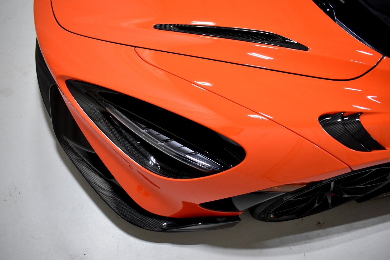 Used 2021 McLaren 765LT RWD image 14