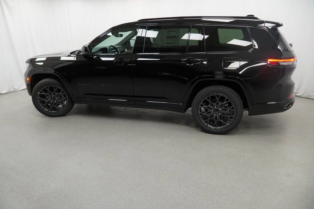 New 2025 Jeep Grand Cherokee L Summit w/ Obsidian Package image 14