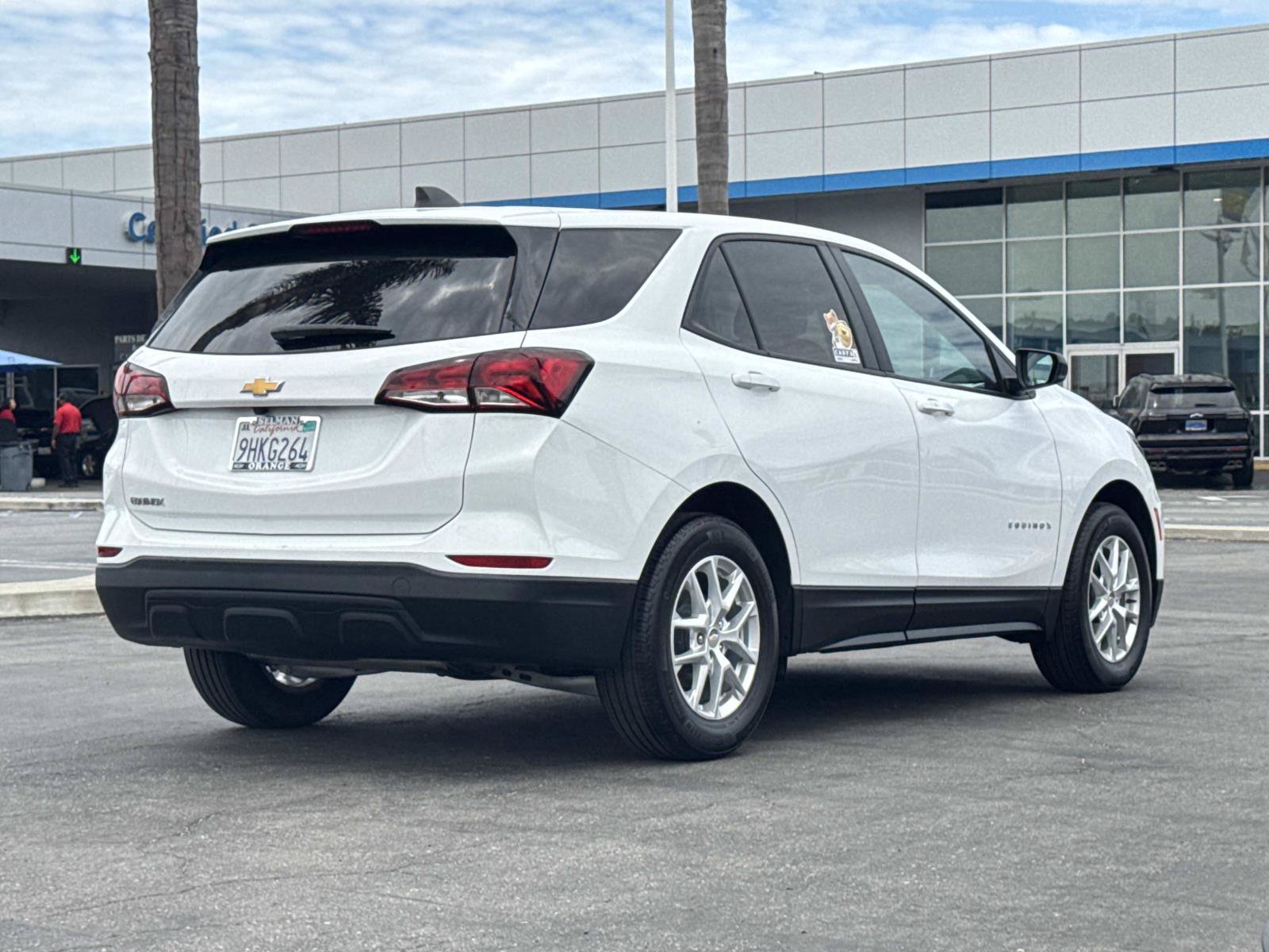 Used 2023 Chevrolet Equinox LS w/ LS Convenience Package FWD image 5
