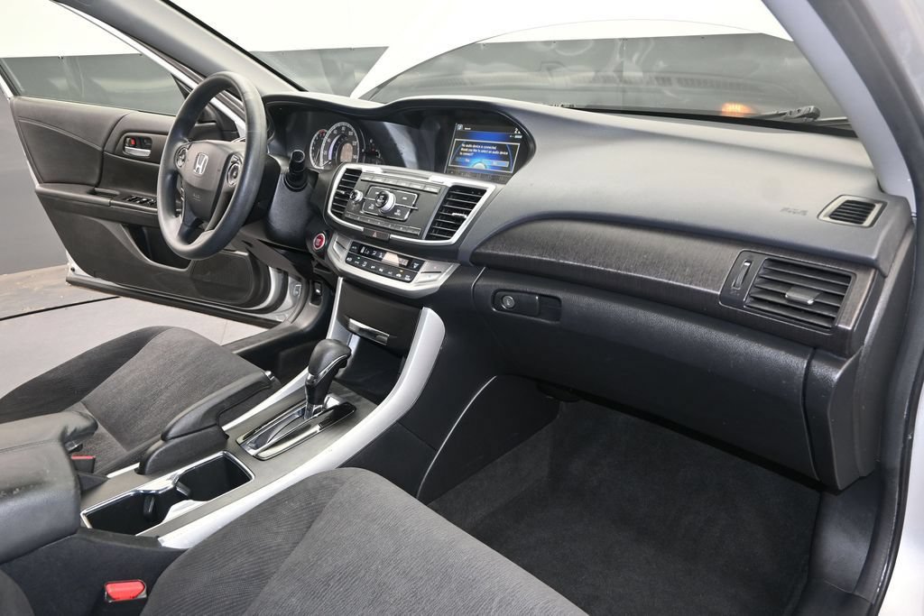 Used 2013 Honda Accord EX image 25