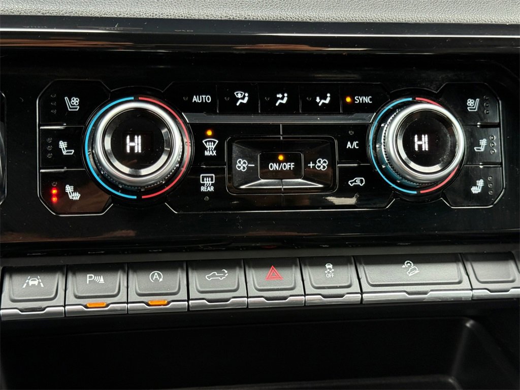 Used 2023 GMC Sierra 1500 AT4 w/ AT4 Preferred Package image 17