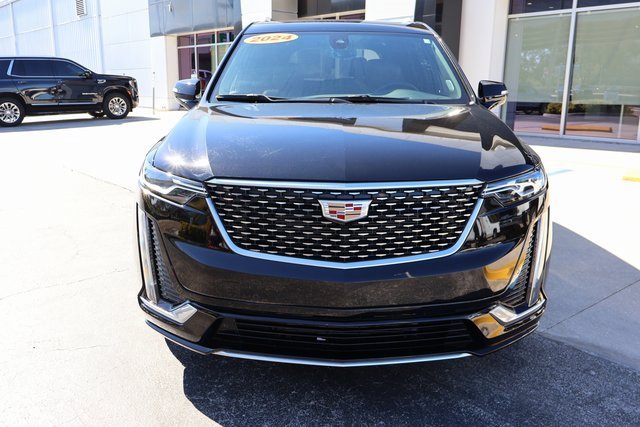 Used 2024 Cadillac XT6 Premium Luxury image 2