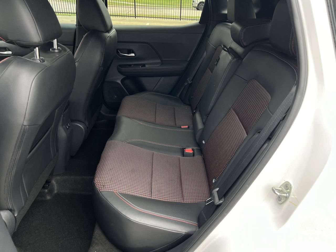 Used 2025 Nissan Kicks SR AWD/4WD image 23