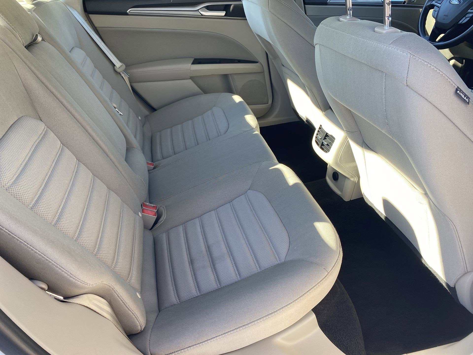 Used 2019 Ford Fusion SE image 29