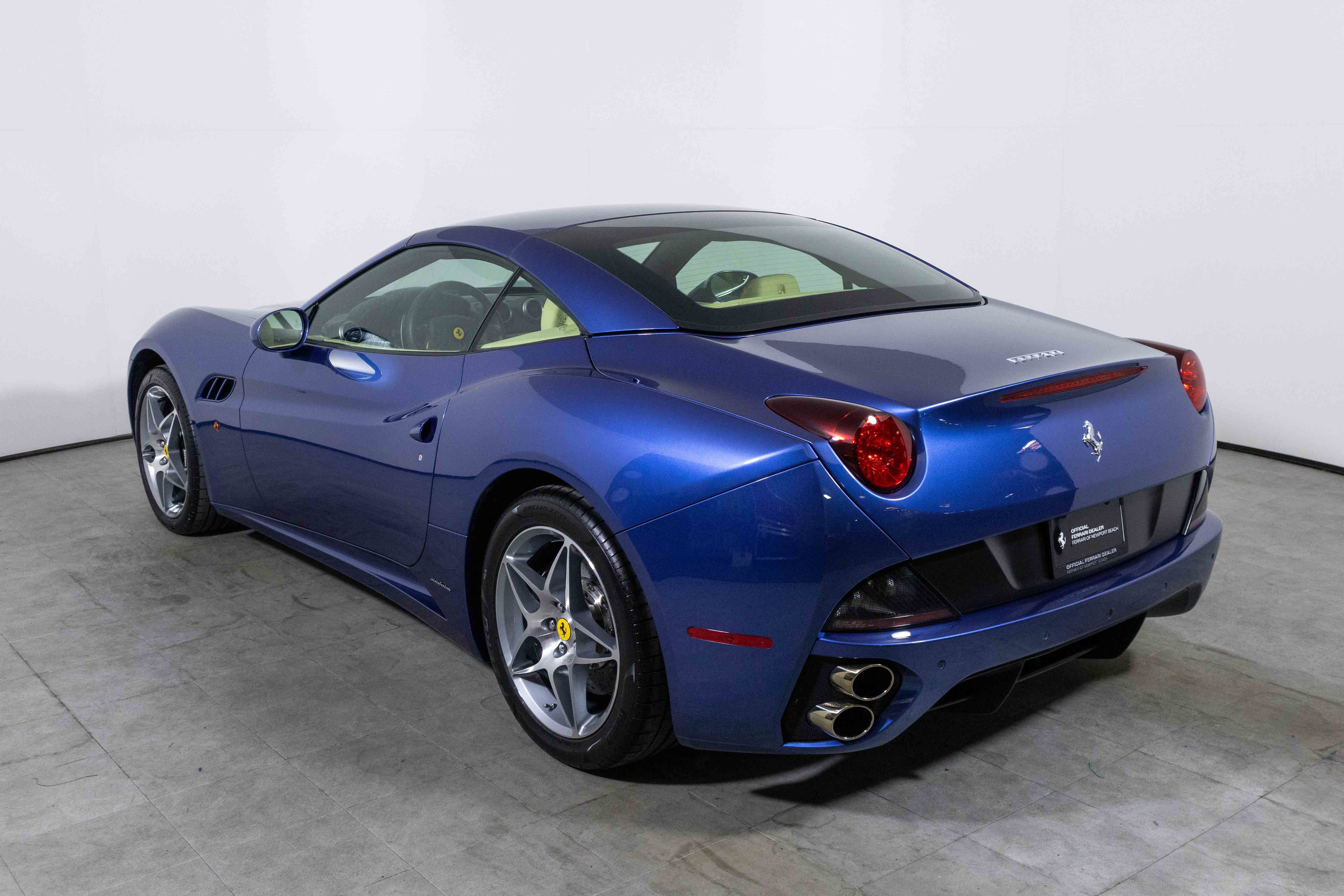 Used 2010 Ferrari California image 15