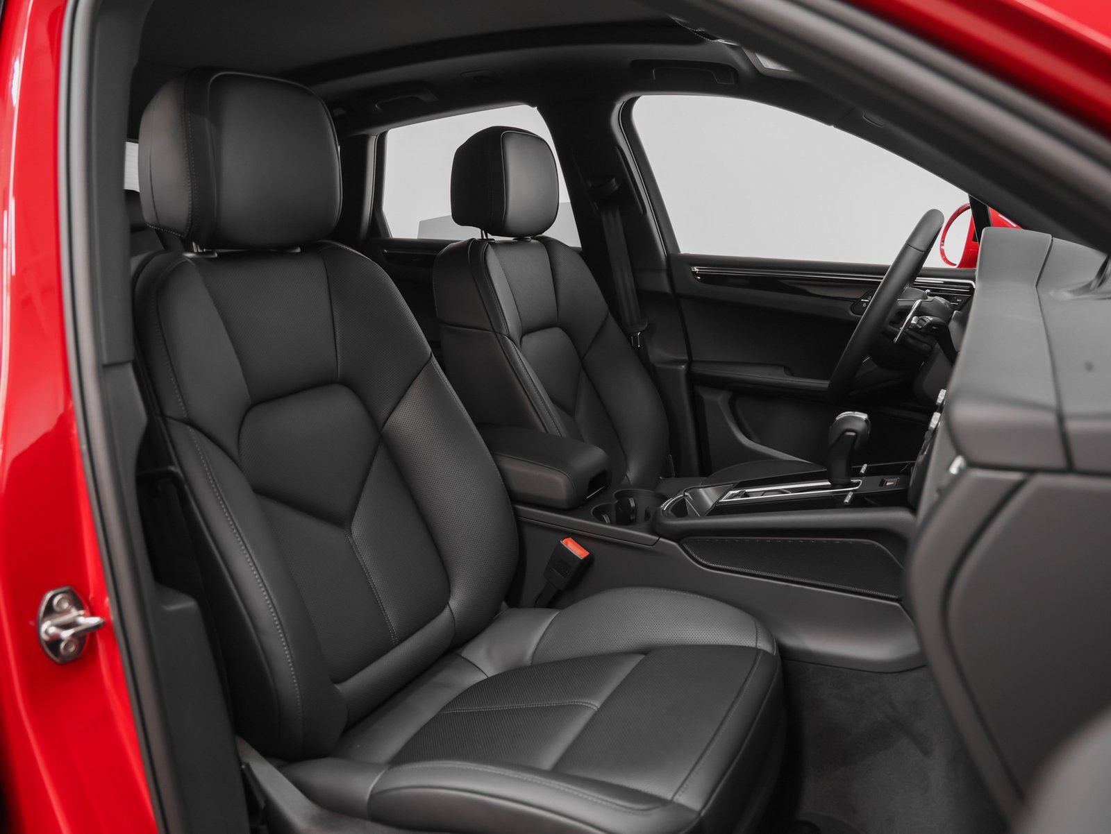 Certified 2026 Porsche Macan AWD/4WD image 21