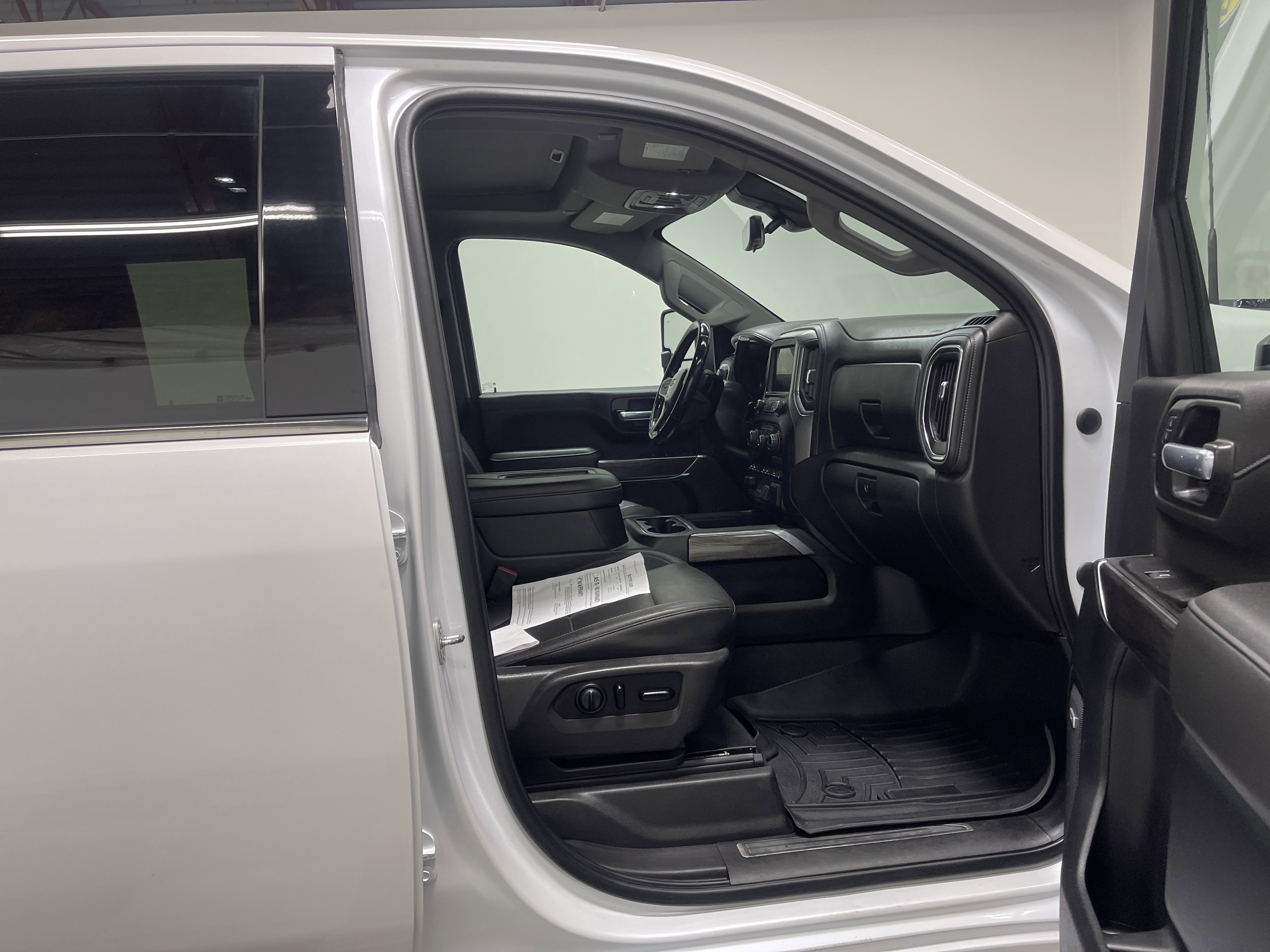 Used 2021 Chevrolet Silverado 3500 LTZ w/ LTZ Convenience Package image 25