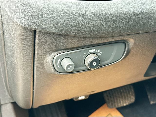 Used 2023 Chevrolet Equinox LT image 11