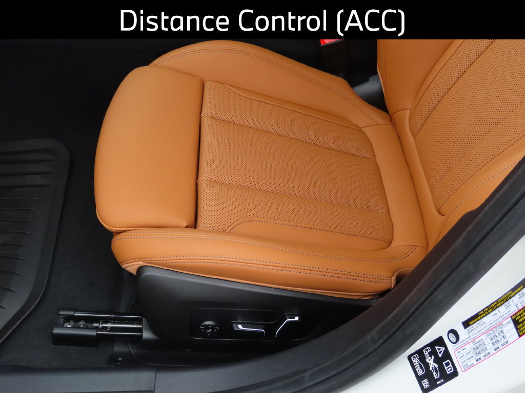 Certified 2026 BMW 330i xDrive Sedan w/ Premium Package AWD/4WD image 13